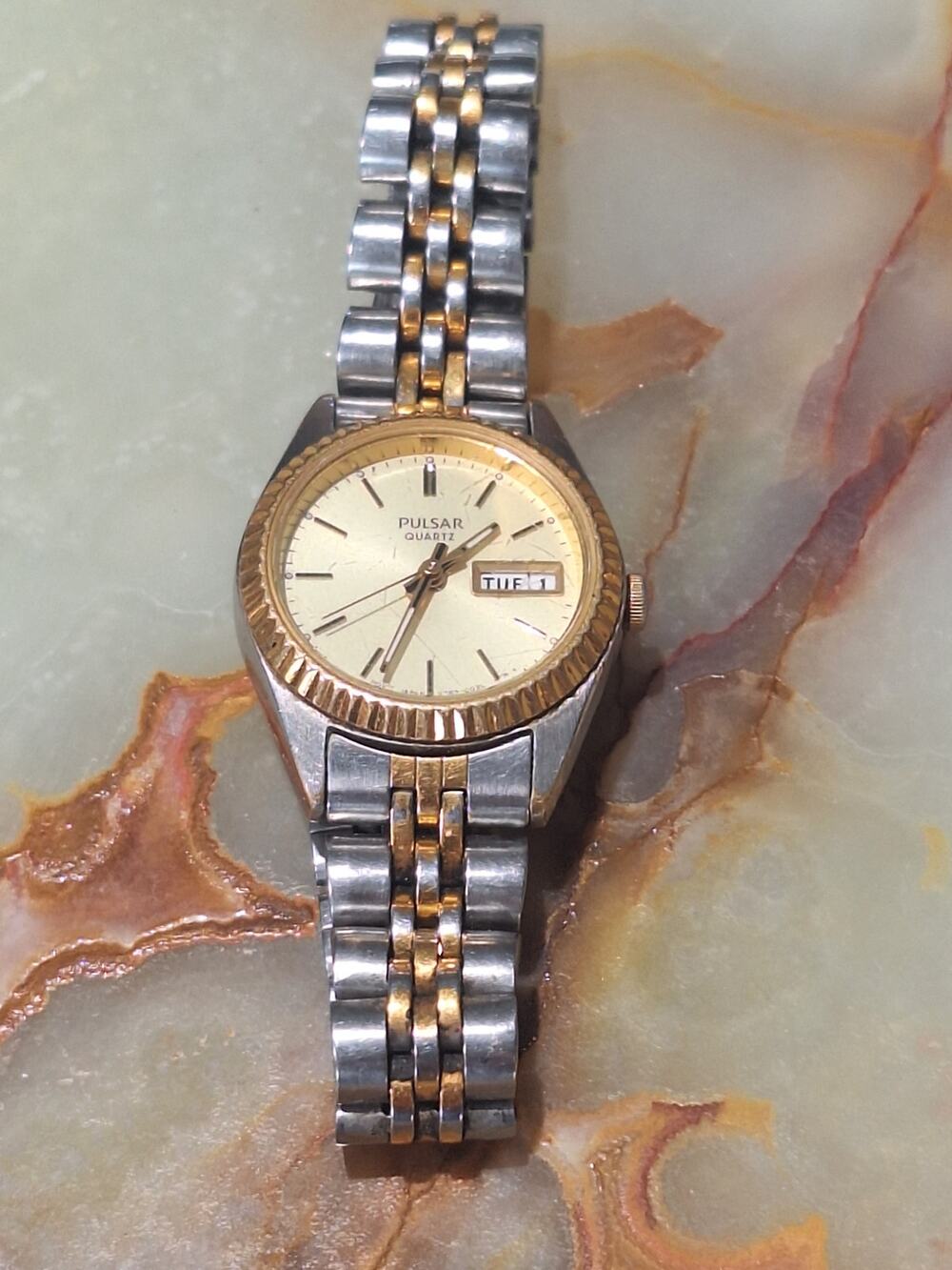Vintage Pulsar V783-0030 Quartz Two Tone Day Date Men's Watch Japan Movement